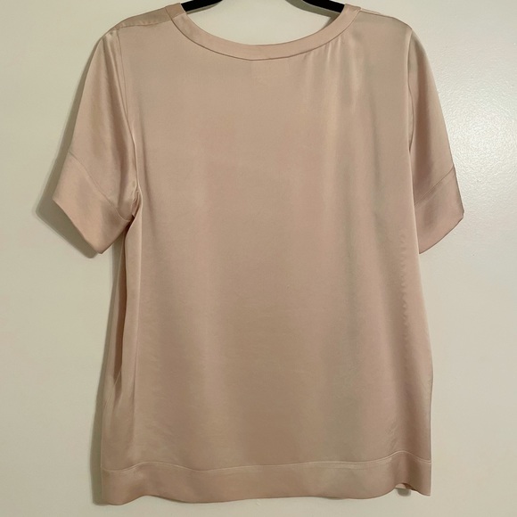 DKNY silk-like shortsleeved sand/cream colored top - Picture 2 of 2